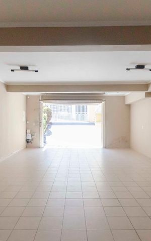 Casa à venda com 325m², 3 quartos e 6 vagasGaragem