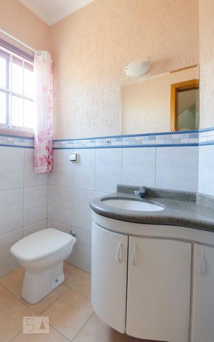 Casa à venda com 325m², 3 quartos e 6 vagasLavanderia