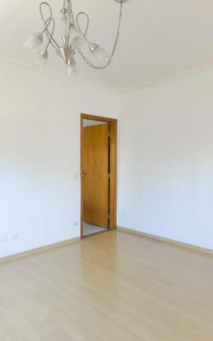 Casa à venda com 325m², 3 quartos e 6 vagasSala