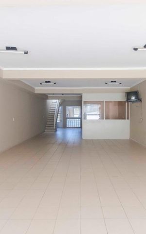 Casa à venda com 325m², 3 quartos e 6 vagasGaragem