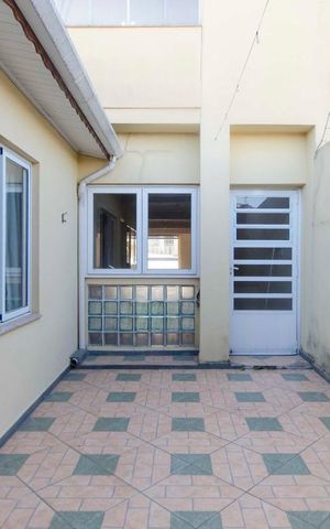 Casa à venda com 325m², 3 quartos e 6 vagasChurrasqueira