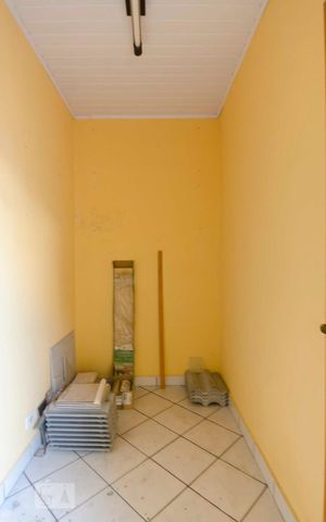 Casa à venda com 325m², 3 quartos e 6 vagasQuarto de serviço 2