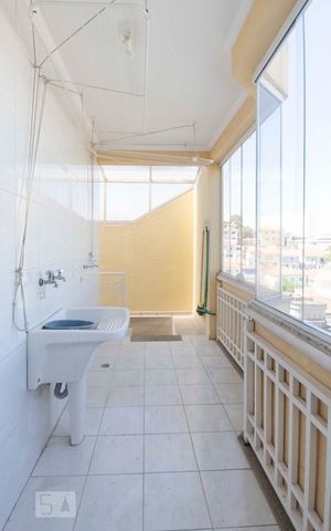 Casa à venda com 325m², 3 quartos e 6 vagasLavanderia
