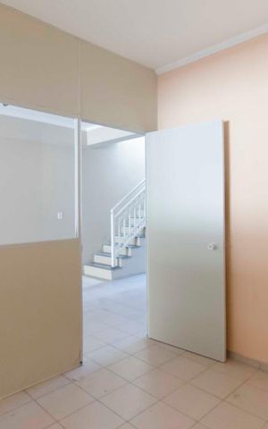 Casa à venda com 325m², 3 quartos e 6 vagasQuarto de serviço 1