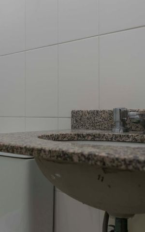 Apartamento à venda com 78m², 2 quartos e 1 vagaBanheiro social (Torneira)