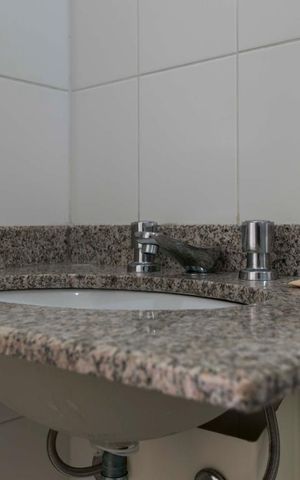 Apartamento à venda com 78m², 2 quartos e 1 vagaQuarto 2 - Suíte/ Banheiro (Torneira)