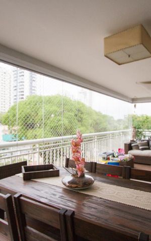 Apartamento à venda com 134m², 4 quartos e 2 vagasVaranda