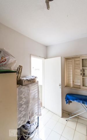 Casa à venda com 375m², 4 quartos e 2 vagasQuarto de serviço