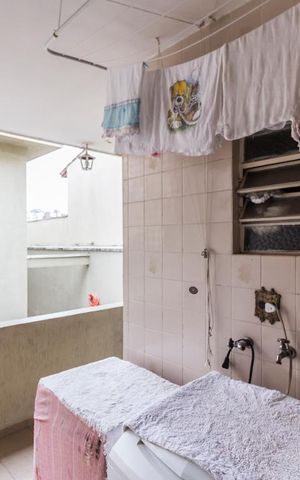 Casa à venda com 375m², 4 quartos e 2 vagasÁrea de serviço