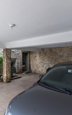 Casa à venda com 375m², 4 quartos e 2 vagasGaragem