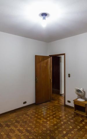 Casa à venda com 375m², 4 quartos e 2 vagasSuíte 2