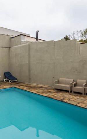 Casa à venda com 375m², 4 quartos e 2 vagasPiscina