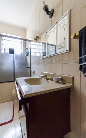 Casa à venda com 375m², 4 quartos e 2 vagasBanheiro