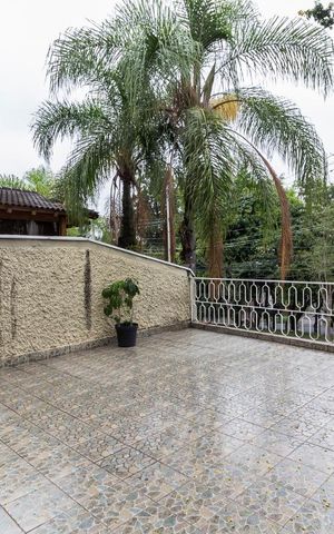 Casa à venda com 375m², 4 quartos e 2 vagasVaranda frente