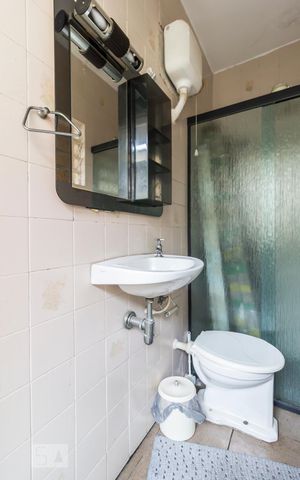 Casa à venda com 375m², 4 quartos e 2 vagasBanheiro de serviço