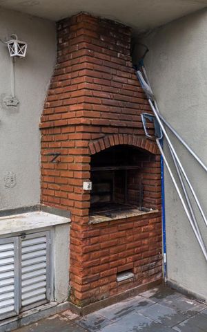 Casa à venda com 375m², 4 quartos e 2 vagasChurrasqueira