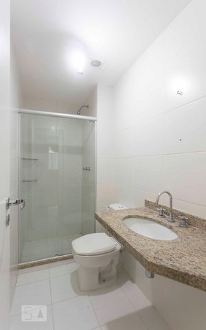 Apartamento para alugar com 120m², 3 quartos e 1 vaga Apartamento para alugar com 120m², 3 quartos e 1 vagaBanheiro