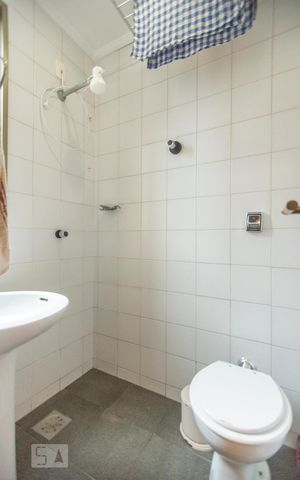 Apartamento à venda com 172m², 3 quartos e 2 vagas Apartamento à venda com 172m², 3 quartos e 2 vagasBanheiro de Serviço