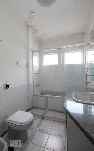Apartamento à venda com 210m², 4 quartos e 2 vagasBanheiro da Suíte 2