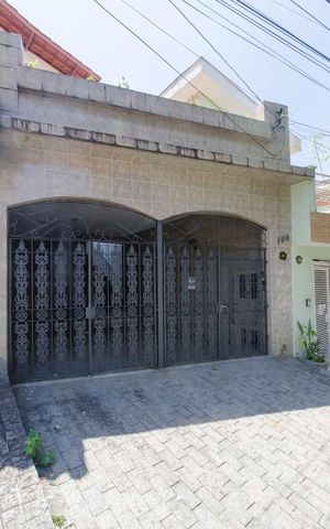 Casa para alugar com 125m², 4 quartos e 2 vagasFachada