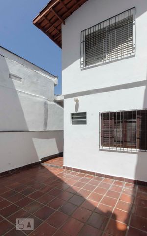Casa para alugar com 125m², 4 quartos e 2 vagasQuintal