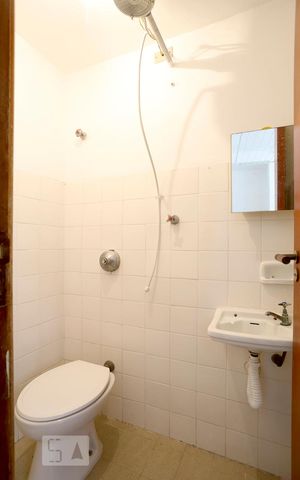 Apartamento para alugar com 148m², 3 quartos e 1 vaga Apartamento para alugar com 148m², 3 quartos e 1 vagaBanheiro de Serviço