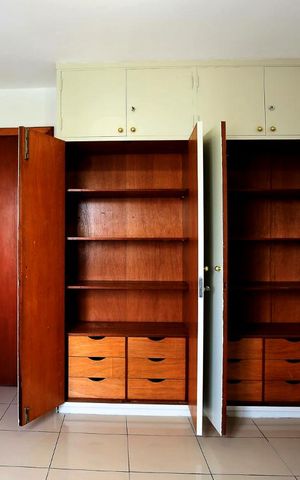 Apartamento para alugar com 148m², 3 quartos e 1 vaga Apartamento para alugar com 148m², 3 quartos e 1 vagaQuarto 2 Armário