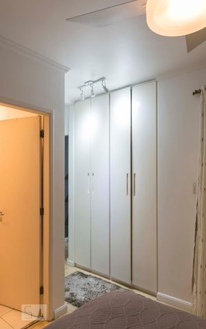 Apartamento para alugar com 80m², 2 quartos e 2 vagasSuíte (Armários)