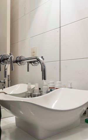 Apartamento para alugar com 80m², 2 quartos e 2 vagasSuíte - Banheiro (Torneira)
