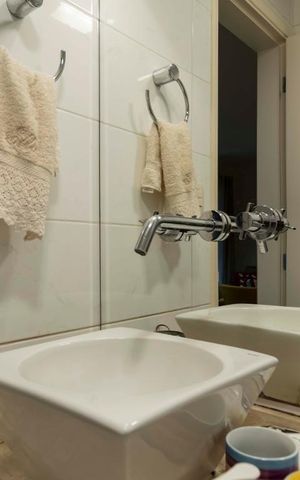 Apartamento para alugar com 80m², 2 quartos e 2 vagasBanheiro social (Torneira)