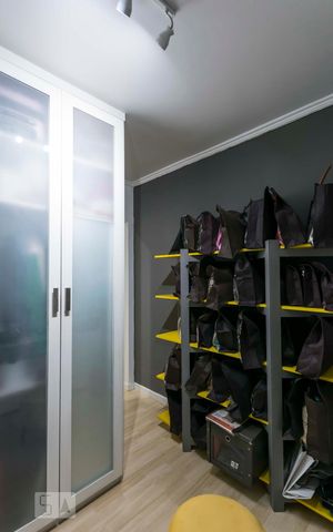 Apartamento para alugar com 80m², 2 quartos e 2 vagasSuíte - Closet
