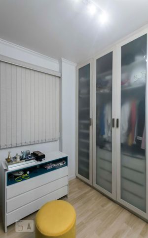 Apartamento para alugar com 80m², 2 quartos e 2 vagasSuíte - Closet