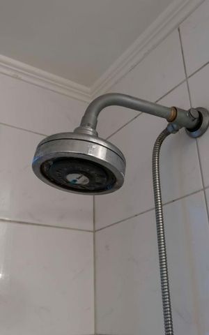 Apartamento para alugar com 80m², 2 quartos e 2 vagasSuíte - Banheiro (Chuveiro)