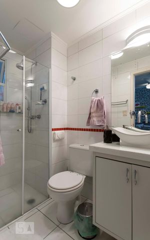Apartamento para alugar com 80m², 2 quartos e 2 vagasSuíte - Banheiro