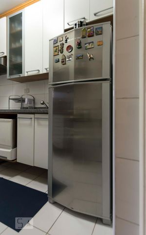 Apartamento para alugar com 80m², 2 quartos e 2 vagasCozinha (Geladeira)