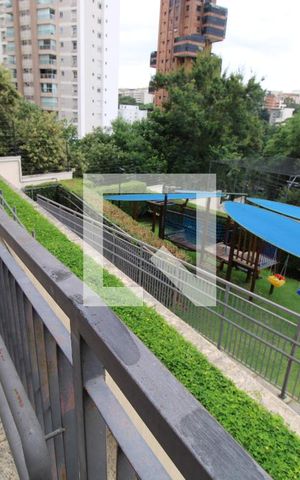 Apartamento para alugar com 140m², 2 quartos e 4 vagasÁrea comum - Playground
