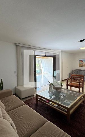Apartamento à venda com 180m², 4 quartos e 2 vagas Apartamento à venda com 180m², 4 quartos e 2 vagasSala