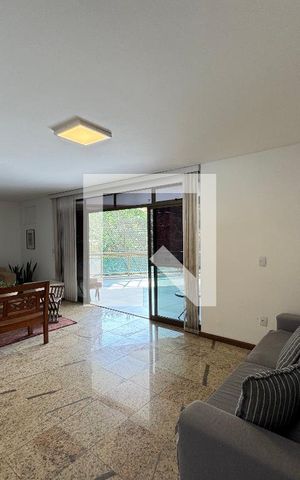 Apartamento à venda com 180m², 4 quartos e 2 vagas Apartamento à venda com 180m², 4 quartos e 2 vagasSala