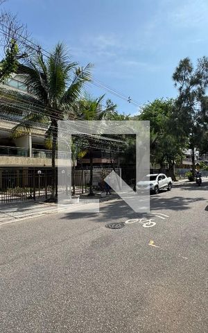 Apartamento à venda com 180m², 4 quartos e 2 vagas Apartamento à venda com 180m², 4 quartos e 2 vagasFachada