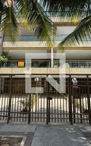 Apartamento à venda com 180m², 4 quartos e 2 vagas Apartamento à venda com 180m², 4 quartos e 2 vagasFachada