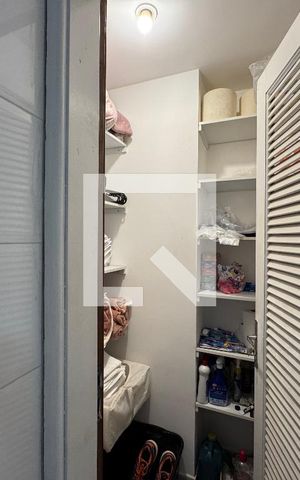Apartamento à venda com 180m², 4 quartos e 2 vagas Apartamento à venda com 180m², 4 quartos e 2 vagasCozinha e Área de Serviço