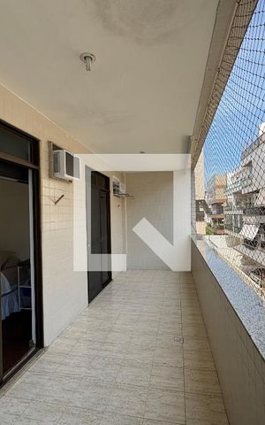 Apartamento à venda com 180m², 4 quartos e 2 vagas Apartamento à venda com 180m², 4 quartos e 2 vagasVaranda