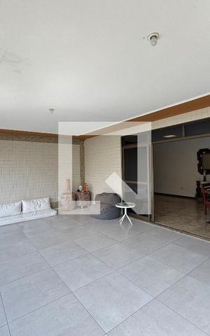 Apartamento à venda com 180m², 4 quartos e 2 vagas Apartamento à venda com 180m², 4 quartos e 2 vagasVaranda