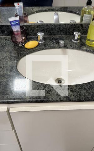 Apartamento à venda com 180m², 4 quartos e 2 vagas Apartamento à venda com 180m², 4 quartos e 2 vagasSuíte - Banheiro