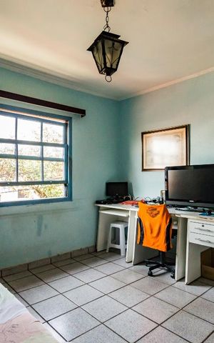 Casa à venda com 300m², 9 quartos e 2 vagas Casa à venda com 300m², 9 quartos e 2 vagasQuarto 3