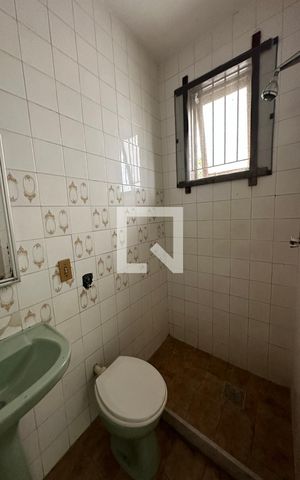 Casa à venda com 450m², 5 quartos e 3 vagasBanheiro da Suíte 2