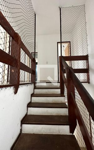 Casa à venda com 450m², 5 quartos e 3 vagasEscada para 2 andar