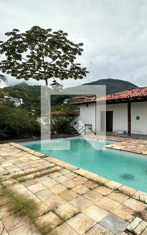 Casa à venda com 450m², 5 quartos e 3 vagasCobertura- Piscina 