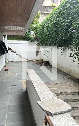 Casa à venda com 450m², 5 quartos e 3 vagasQuintal Fundos/ Acesso a garagem