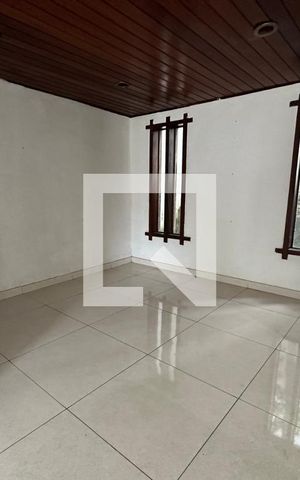 Casa à venda com 450m², 5 quartos e 3 vagasSala